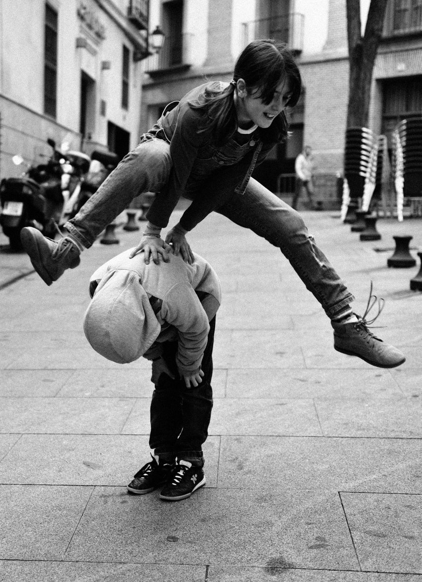 vlckids's tweet photo. Taller familiar “Juegos y leyendas del Mediterráneo” @gva_IVAM 
26/6 12.00 https://t.co/N1YXd60Bot