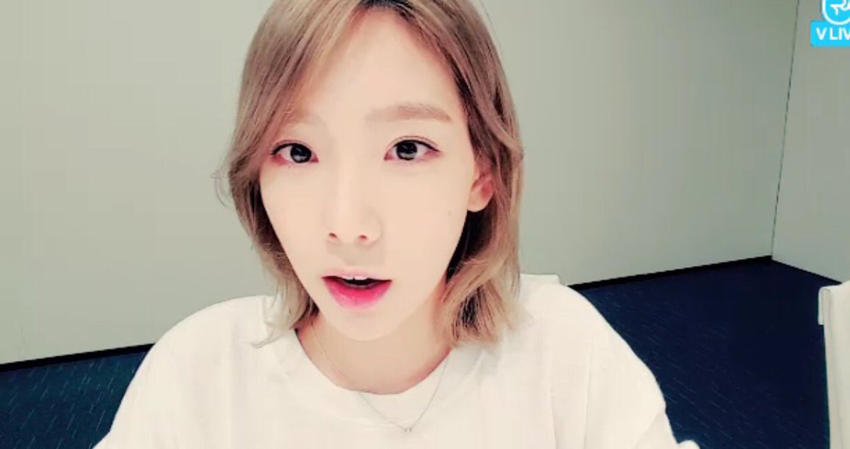 Vliveofficial's tweet photo. #태연 #Taeyeon #Starlight 공개 앞두고 깜짝 브이앱한 탱구 귀여워서 지구 내핵까지 파고들고싶ㅇ ㅓ... #스타라이트 대박 27일에도 브이앱에서 만나용 https://t.co/4xELqvF5Wu https://t.co/rPNNj0rekp