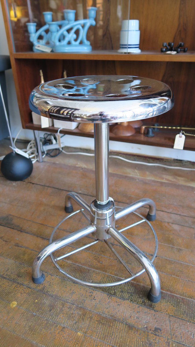 JustLModern's tweet photo. #vintage #industrial chrome medical stool. https://t.co/iLsIheAZkf