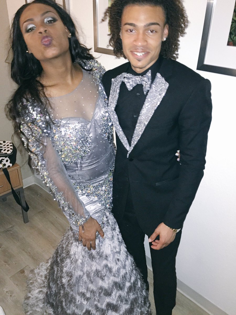 Davidgaza's tweet photo. All U See Is Perfection ‼️‼️‼️‼️#PROM2K16 #BAHAMAS 🇧🇸#OVADWEET https://t.co/Ta4OotVlo2