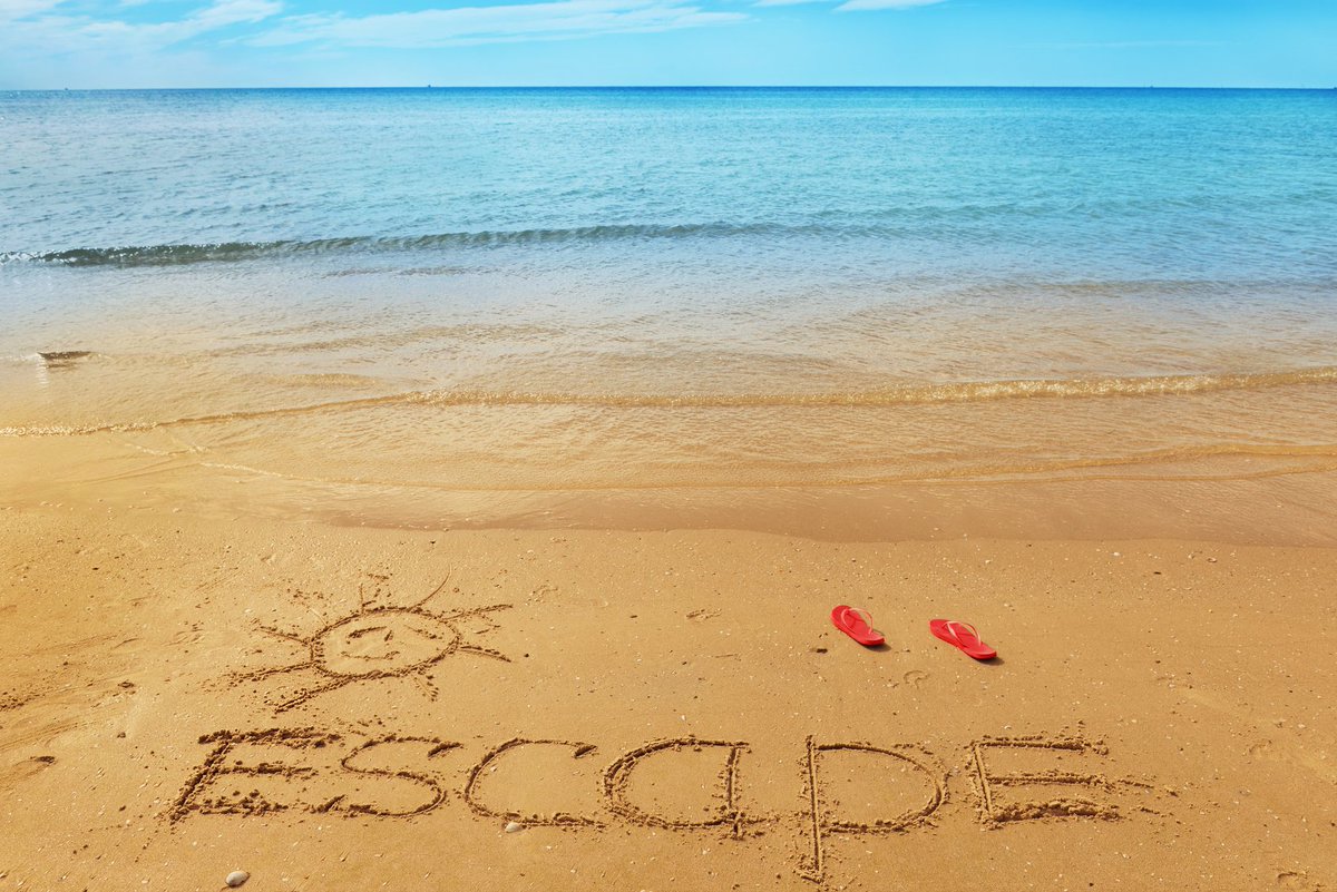 Flexidirect's tweet photo. Who wants to escape to the beach this weekend? #beach #funfridays https://t.co/6eWrEQEFXt