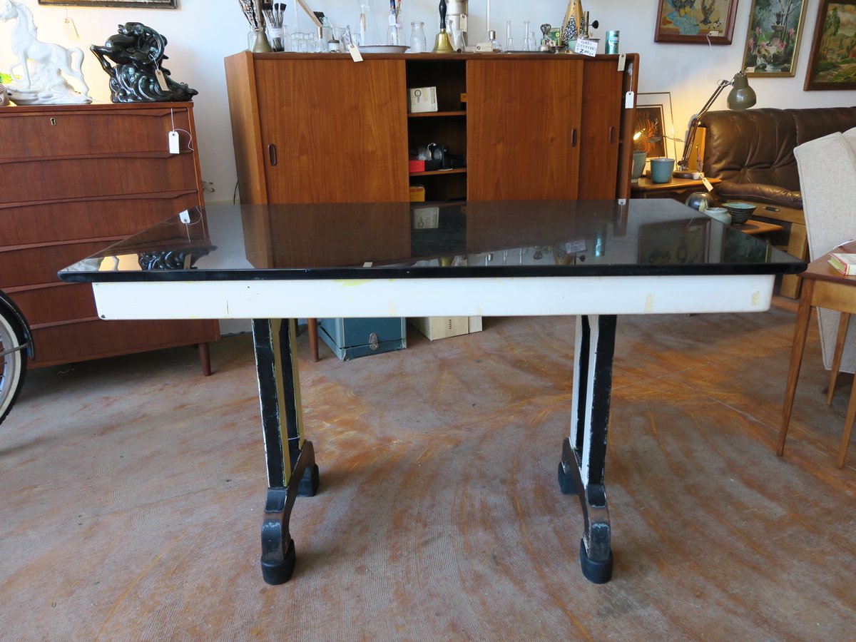 JustLModern's tweet photo. #1940 thick glass top medical/lab table. https://t.co/MitrxVQxWx