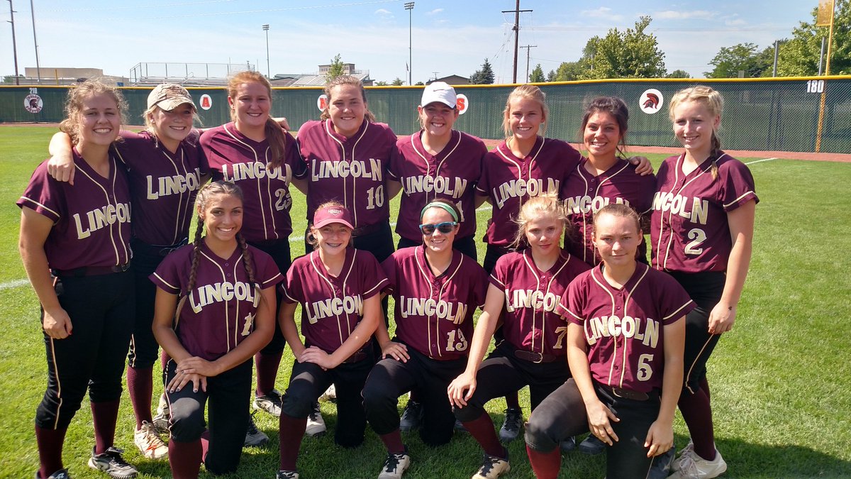 DMLSoftball's tweet photo. #gametime https://t.co/0BI7gEAZLk