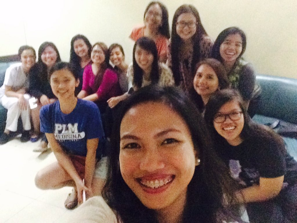 _KDPerry's tweet photo. Bonded with the beautiful sisses today! Too bad I'm too lola 👵🏽 to go on a 🍻 out with them. 😭#lolakristine #MUSSS https://t.co/9cv8Pt480O