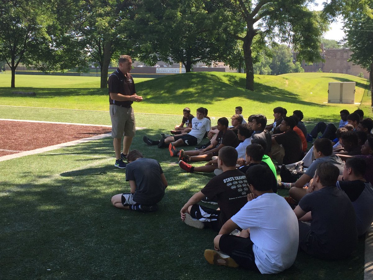MountCarmelHS's tweet photo. How do we help students live with Zeal for life? 99% participation in 30 clubs 17 varsity sports #ExpeditionMC #2020 https://t.co/xcfahAMFZ5