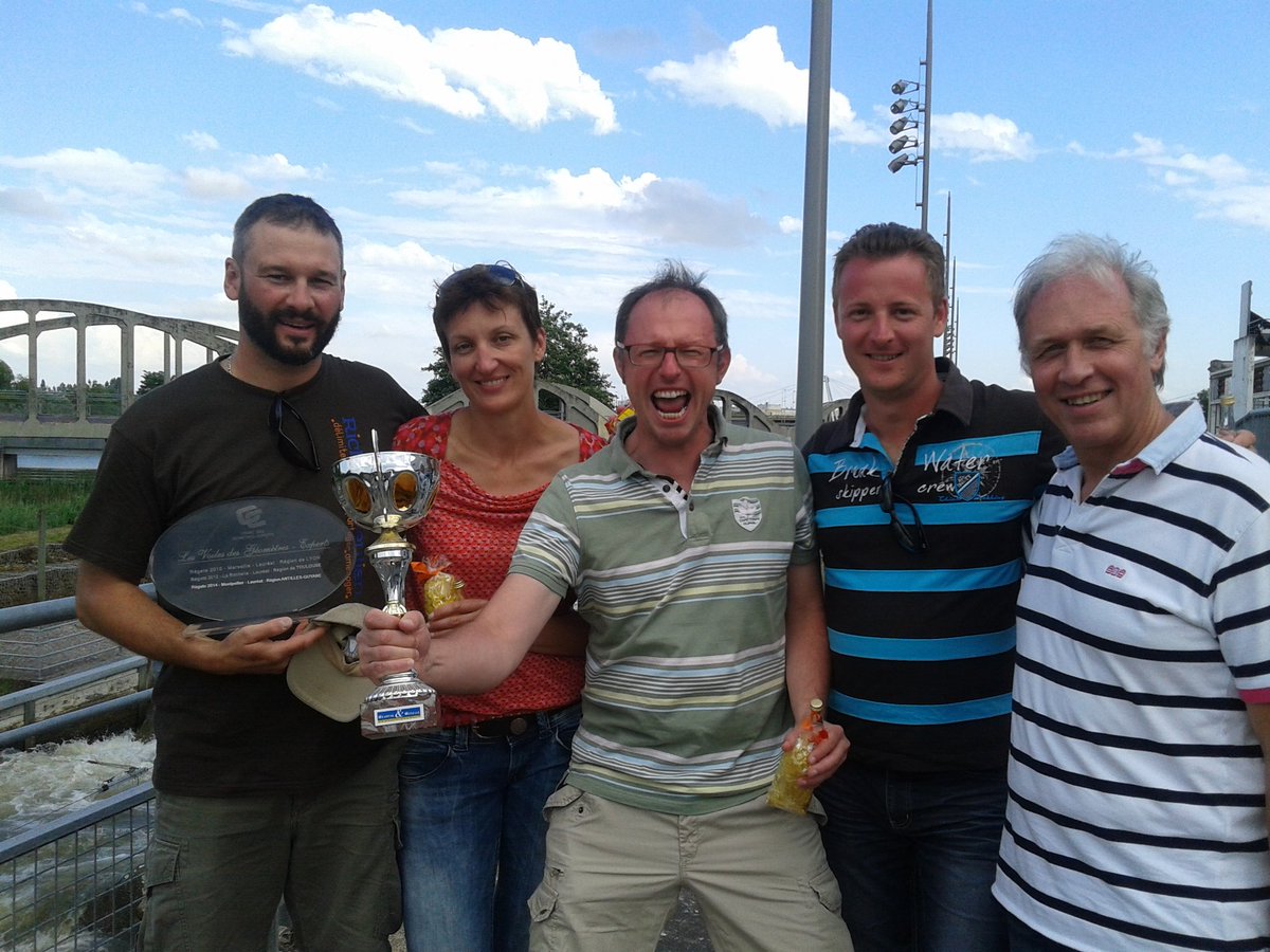 magery74's tweet photo. Et les GE-DOCKS ramaient, ramaient, large victoire de la région de Lyon au challenge nautique #GENancy2016 https://t.co/Zfmrw1F6Mf