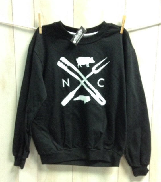OakCityCollect's tweet photo. North Carolina BBQ Sweatshirt NC State North Carolina State NC bbq Sweatshirt https://t.co/Ij2qzTLZoa #Etsy #XxLarge https://t.co/kqkLA2RENX