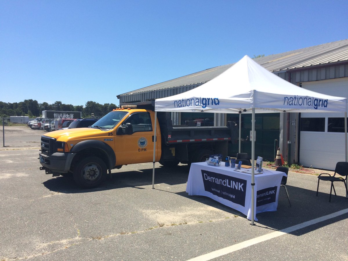 JamesBellNGrid's tweet photo. Nantucket AC Recycling Initiative is ready for the day! @nationalgridus @DLNantucket https://t.co/HQWsMJ3Nl0