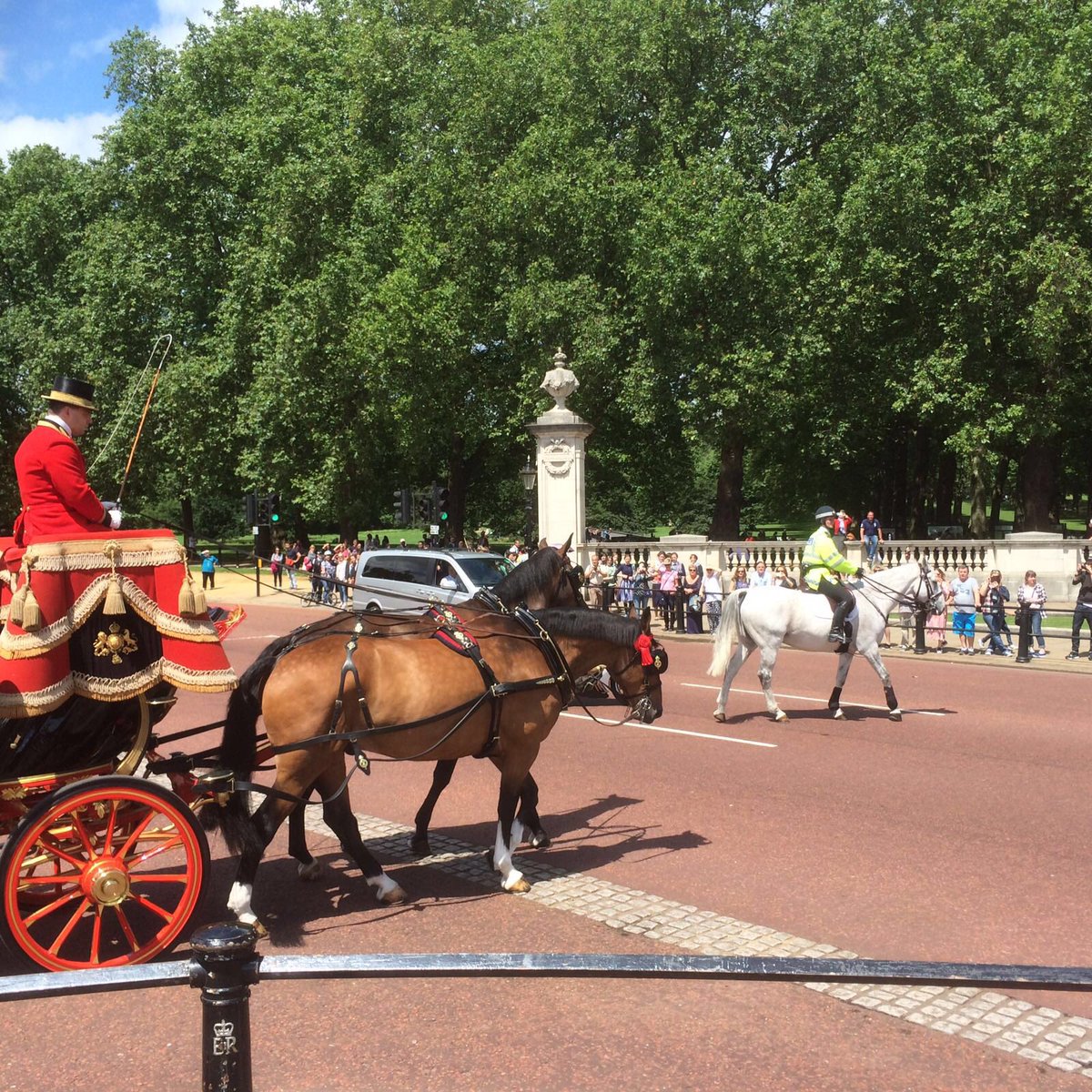 ☀️☀️☀️ for #MountedBranch supporting #LettersOfCredence at #BuckinghamPalace today 🐎🐎