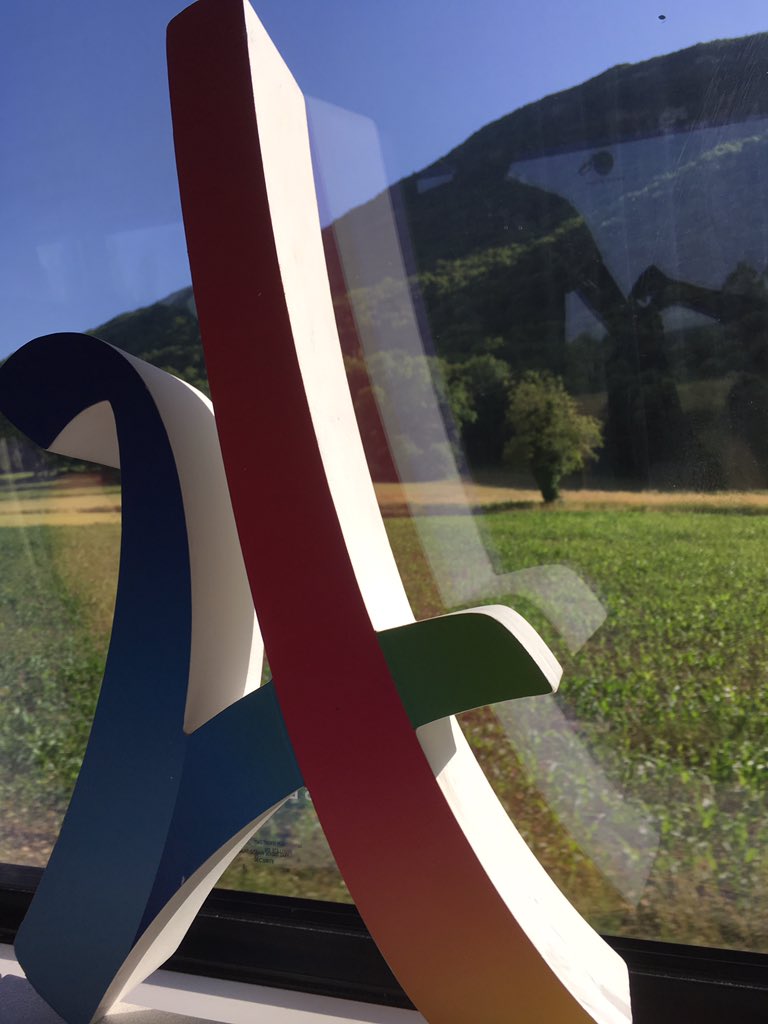 jeromelachaze's tweet photo. À mi chemin de @Saint_Gervais l'équipe #Paris2024 aperçoit les montagnes qu'elles va gravir #VersLesSommets https://t.co/DNEDHkv5vb
