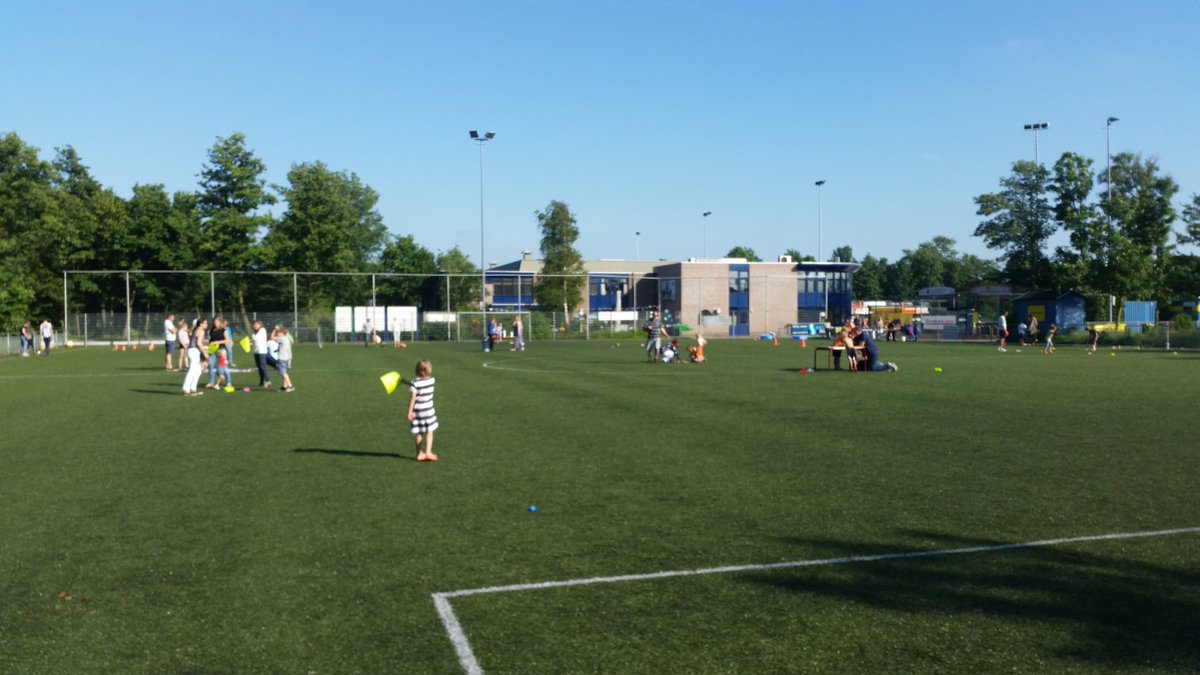 dvanderzwet's tweet photo. Super gezellige summer party @_SKOL !!
Het weer is ons goed gezind en de sfeer is top! https://t.co/RZuIwd12yv