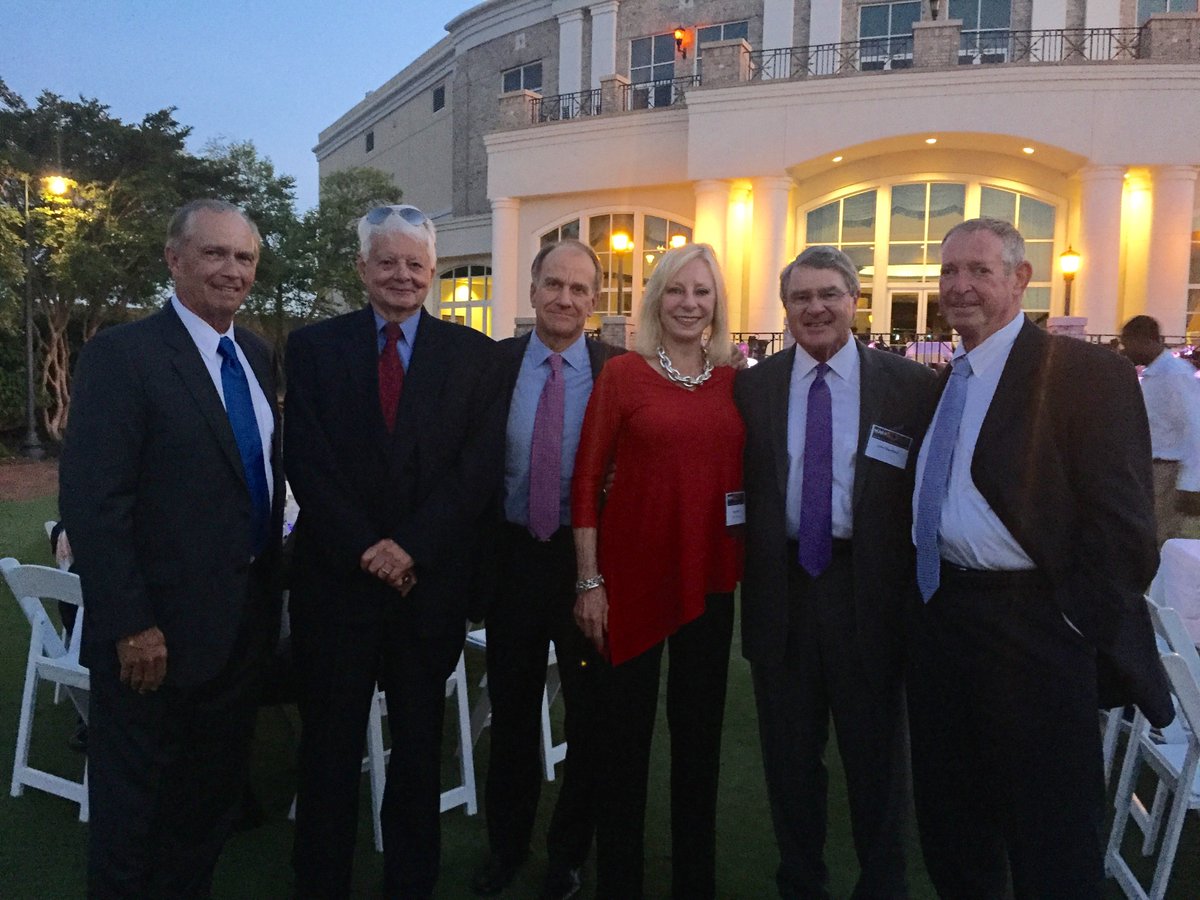 NURAYDigital's tweet image. NURAY CEOs Rick &amp;amp; Dee Ray Inducted to NCAB Hall of Fame nuraydigital.com/dee-rick-ray-i… Great photo with longtime colleagues