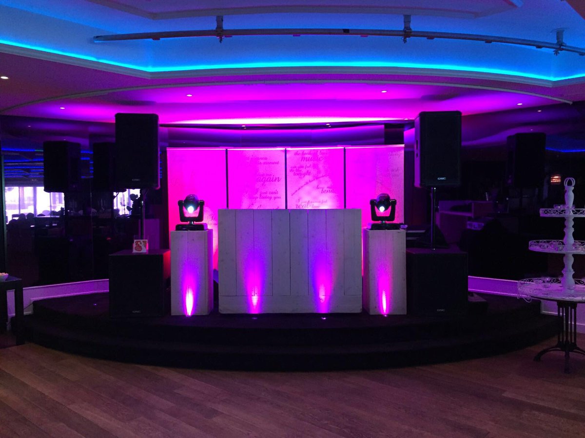 Vanavond een dubbele dosis DJ op je bruiloft bij <a href="/Coelenhage/">Coelenhage</a>! We hebben er zin in! #dj #trouwen