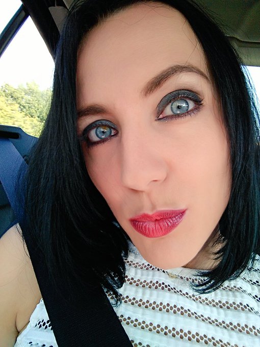 Bisous mes ch&eacute;ris bonne soir&eacute;e et surtout bon week-end !!! #weekend #BeforeClub #NGOT https://t.co/o<a href="/tag/weekend"class="tags"><span>#weekend</span></a><a href="/tag/ngot"class="tags"><span>#ngot</span></a><a href="/tag/beforeclub"class="tags"><span>#beforeclub</span></a>