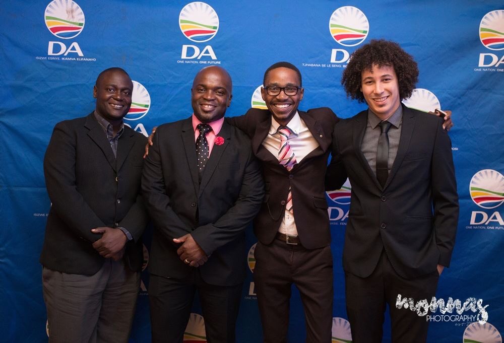 Kwena_94's tweet image. The Bus Crew😎✊🏽 #CrimeFighters #TheMayor #TheEntourage #Msimanga4Mayor @londons_kid @SollyMsimanga