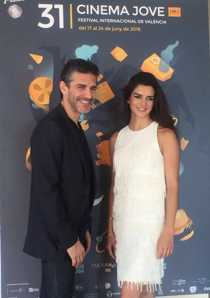 WarnerBrosSpain's tweet photo. .@ClaraLago1 y Leonardo Sbaraglia en @cinemajove. #AlFinalDelTúnel clausurará el festival esta noche https://t.co/U1JHOvzCLS