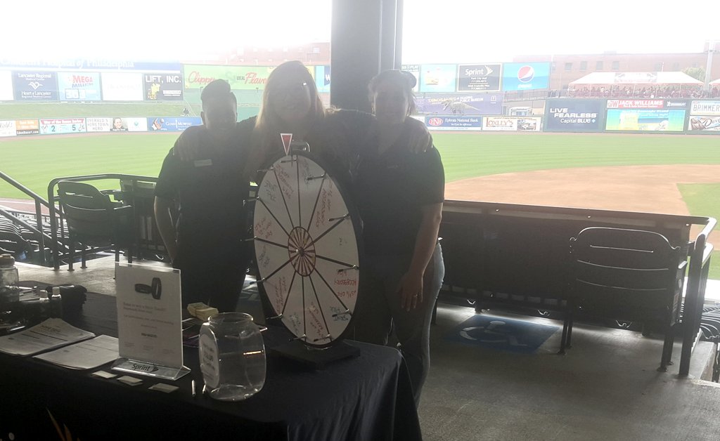 daphoneguy's tweet photo. #tablenight #teamlanc @Sprint4Philly @nuwavewireless #springintosummer Even a sign in the outfield! @stevenb223 https://t.co/UVmofkbMeC