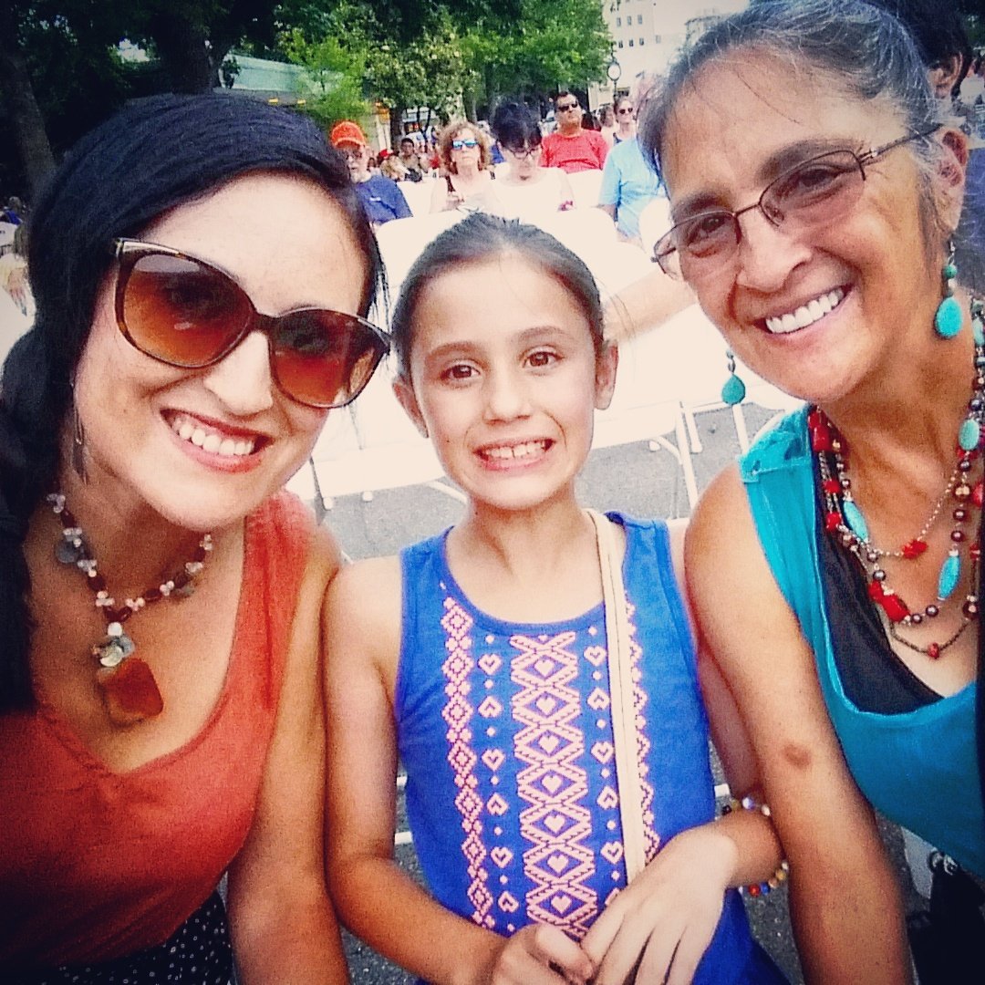 GalelaQD's tweet photo. Summer's fifth night! @uticasquare #uticasquare #summersfifthnight https://t.co/p9aRQ8a2gu