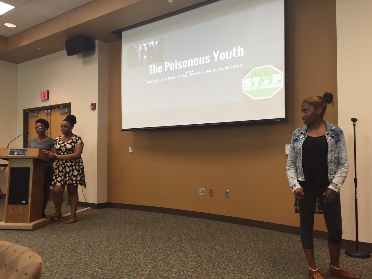 Nia_joi's tweet photo. Some of our ladies presenting their social change projects! #BFLDI #blackmindsmatter https://t.co/P2AIVIxb9q