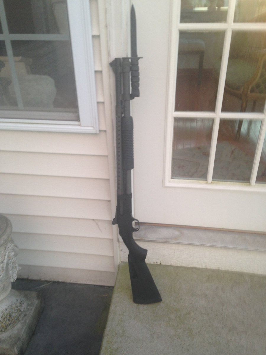 andieiamwhoiam's tweet image. Day 2: Beginning to think my weapon is defective.Has not moved in over 24 hours.Perhaps I should turn my back on it?