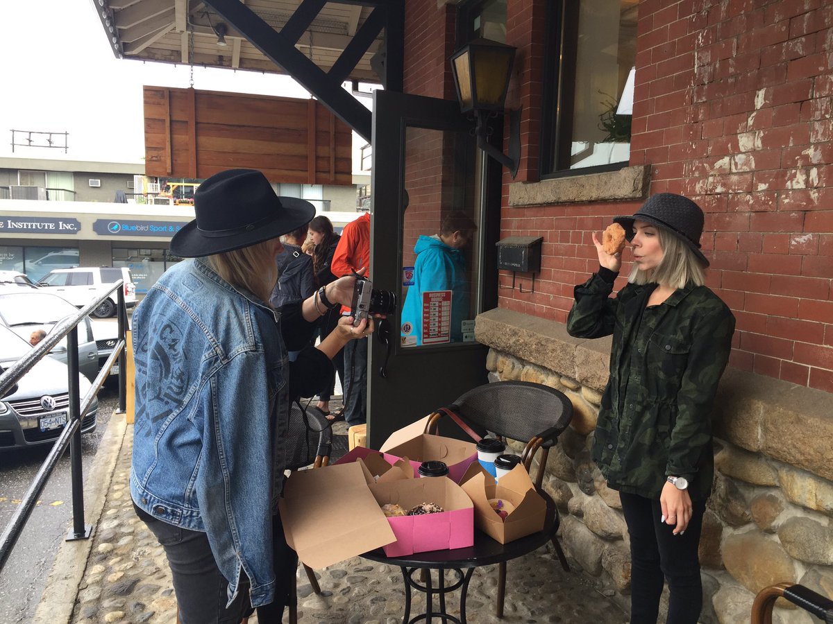 Drove an hour to get donuts and mostly just took photos of said donuts. <a href="/another_lisa/">Lisa</a>