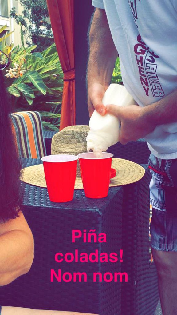 GalivanTheGlobe's tweet photo. @Orbitz A7: piña coladas are all I crave on 4th of July! My dad makes the best! #AskOrbitz https://t.co/asbGmoY2dF