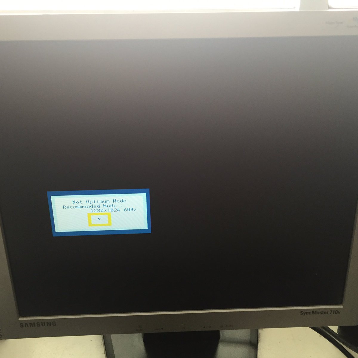 evasanchezj's tweet image. S.O.S #monitorPC ¿qué significa este mensaje?! Alguien lo sabe? Gracias!!