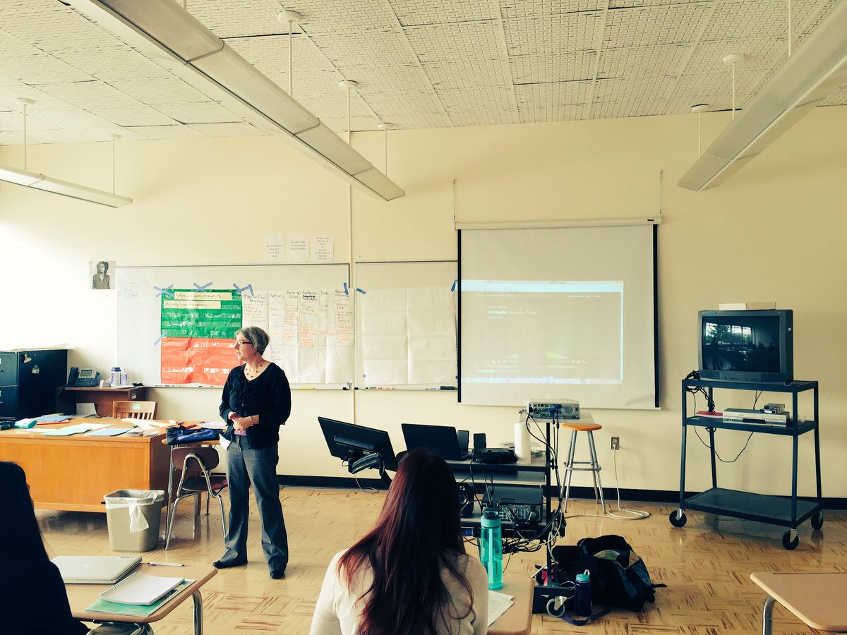farmcasale's tweet photo. Learning GLAD strategies at #OABE2016 around tone and vocabulary for persuasive writing. 📋 @_OABE https://t.co/DDq9iepe4r