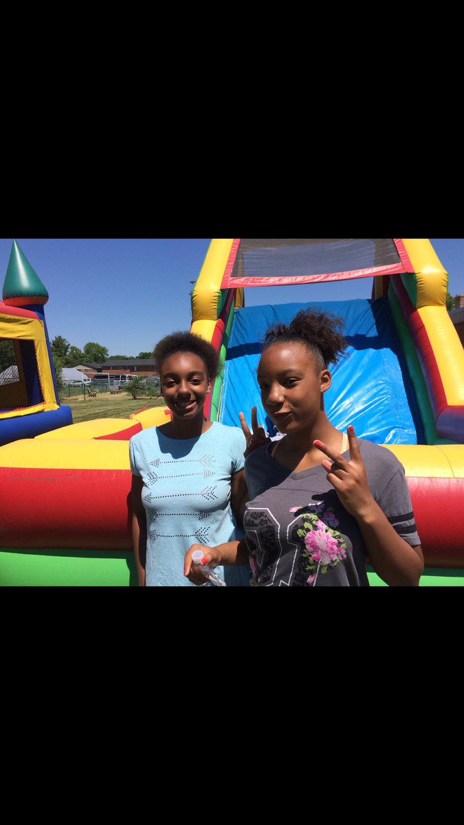 BGClubFlint's tweet photo. Ending week 1 in style! A big thank you to our sponsors.#teachoutsecurity #bluecrosscomplete @LandaalPkg @THFtweets https://t.co/ZmtJQsqbrC