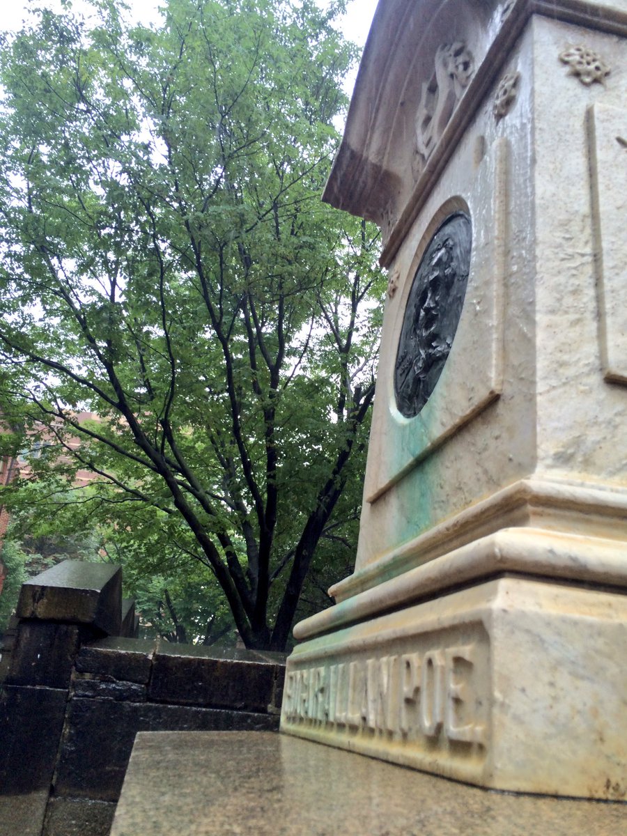 pputignano's tweet photo. A gloomy rainy day seems like an appropriate time to visit Edgar Allan Poe. #Soaked #PoeProblems #Baltimore https://t.co/twPaTIiT7n