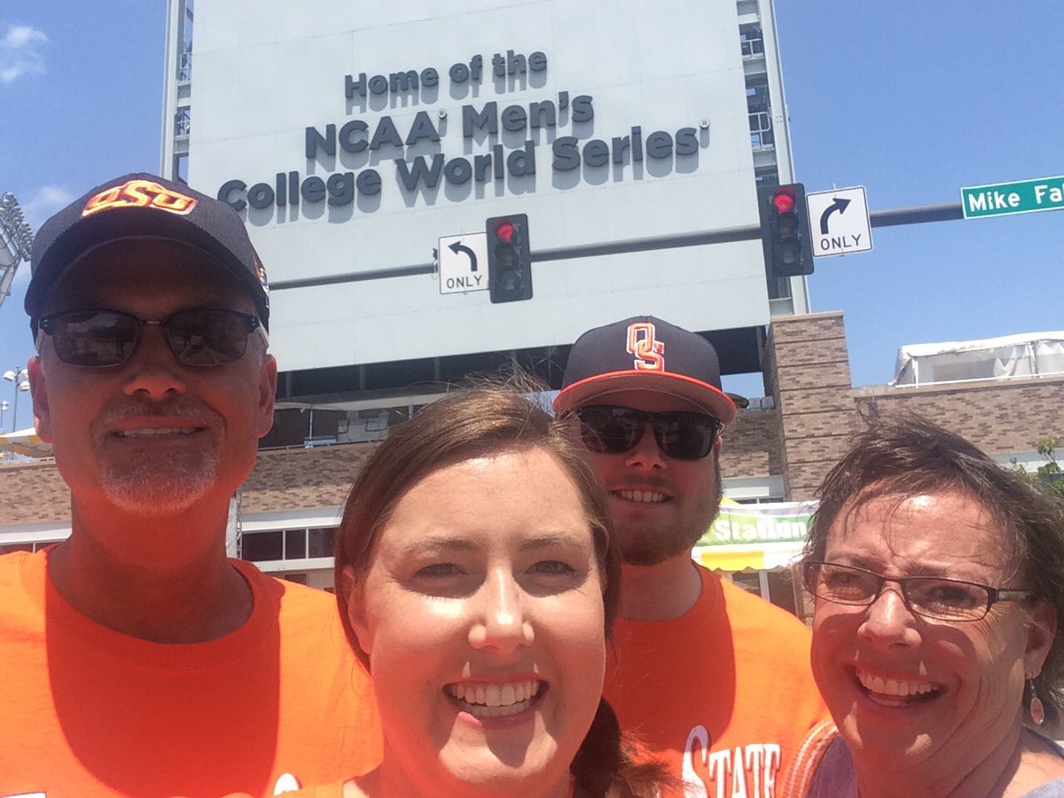 MissMajorLMS's tweet photo. Hello Omaha! The Major road trip crew has arrived! #GoPokes #CWS https://t.co/LrItmR3dJs