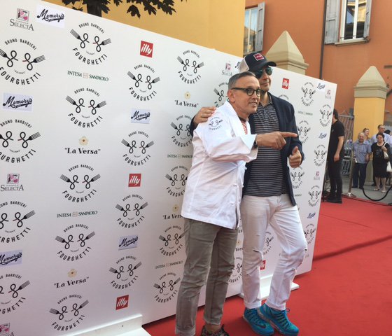 barbierichef's tweet photo. Serata Fantastica! Grandi amici @fourghetti #fourghettinight @Jbastianich @davide_f_colaci @Andrea_Mingardi https://t.co/UebNh5m8Fc
