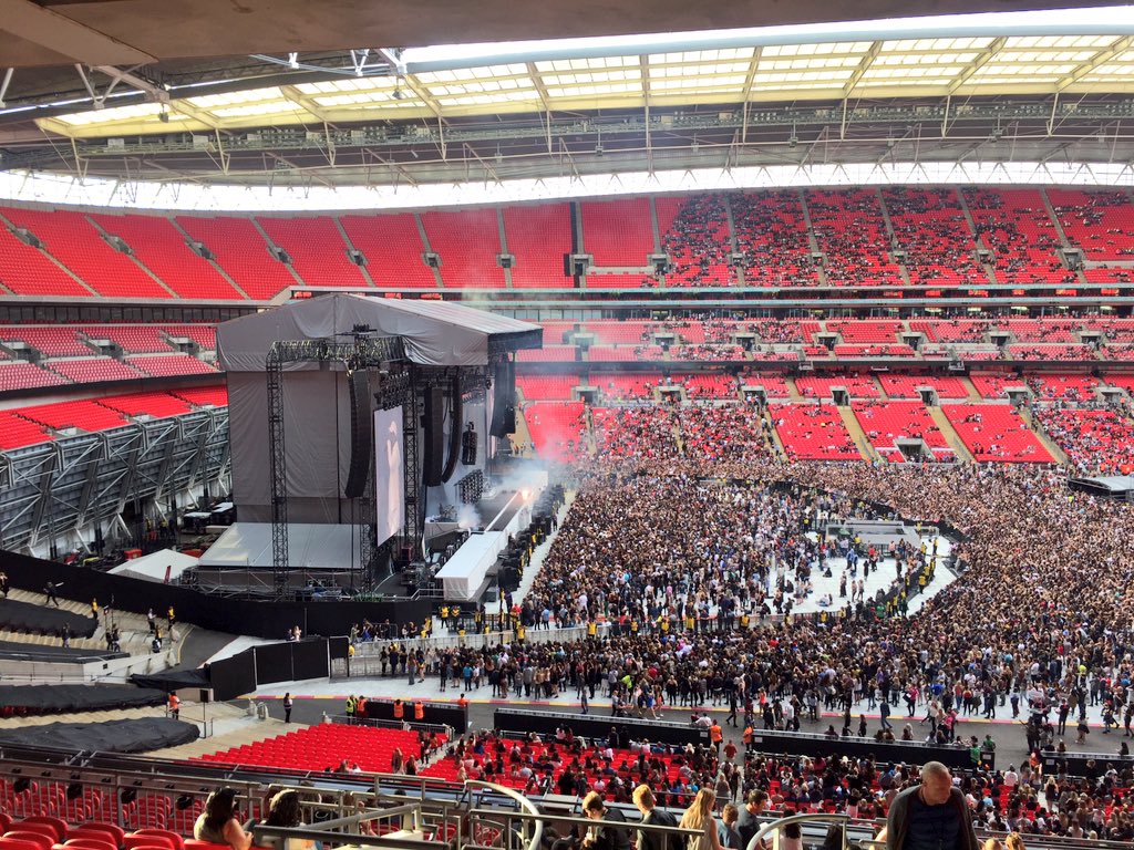 travelista_uk's tweet image. Arrived at the @SimplexityTM box at Wembley. Ready for RhiRhi! #AntiWorldTour #LiveSimplexity
