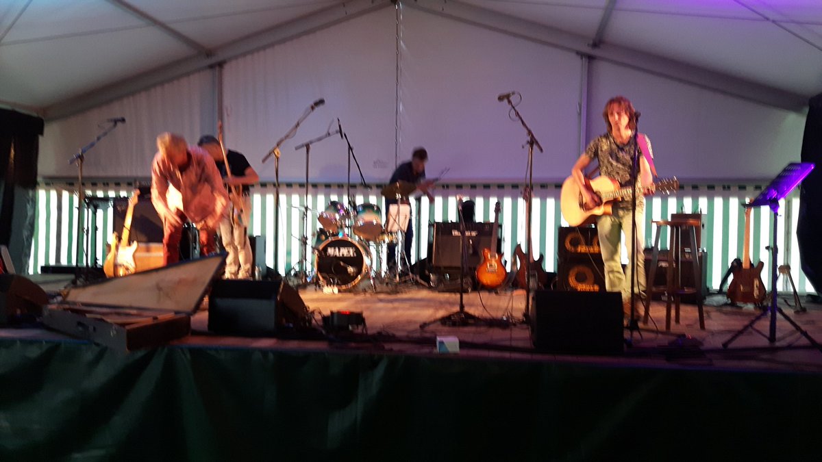Progressdeband's tweet photo. Jûn spylje yn Hempens Teerns. Wat in feest!! https://t.co/3XhFZhp31Q
