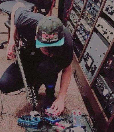P4ramoreFBr's tweet photo. In building a new album ... [2012-2016] https://t.co/X9MmUaZsaC
