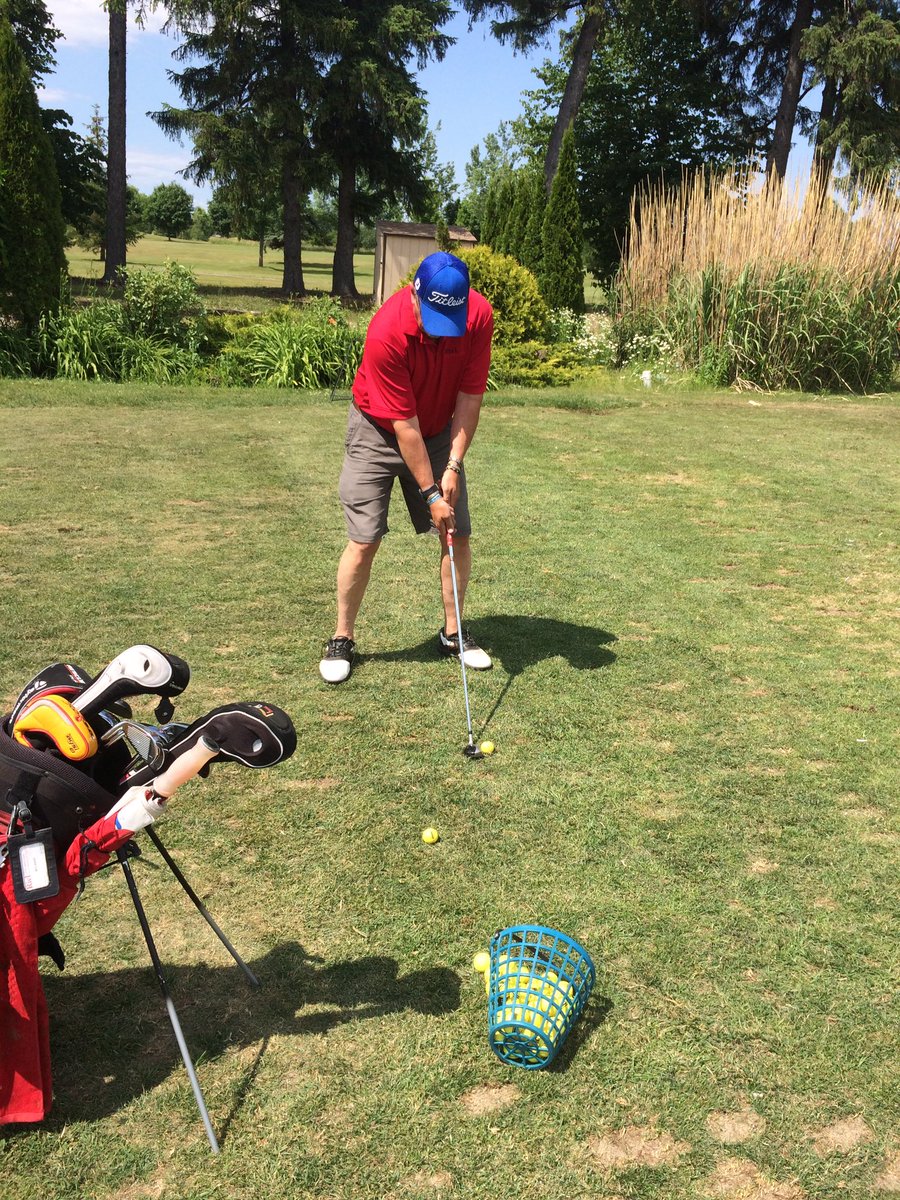 _4Randy's tweet photo. One more day! Billy's out practicing, are you? See everyone at registration tomorrow at 11 #4Randy https://t.co/waWdJ3g46x