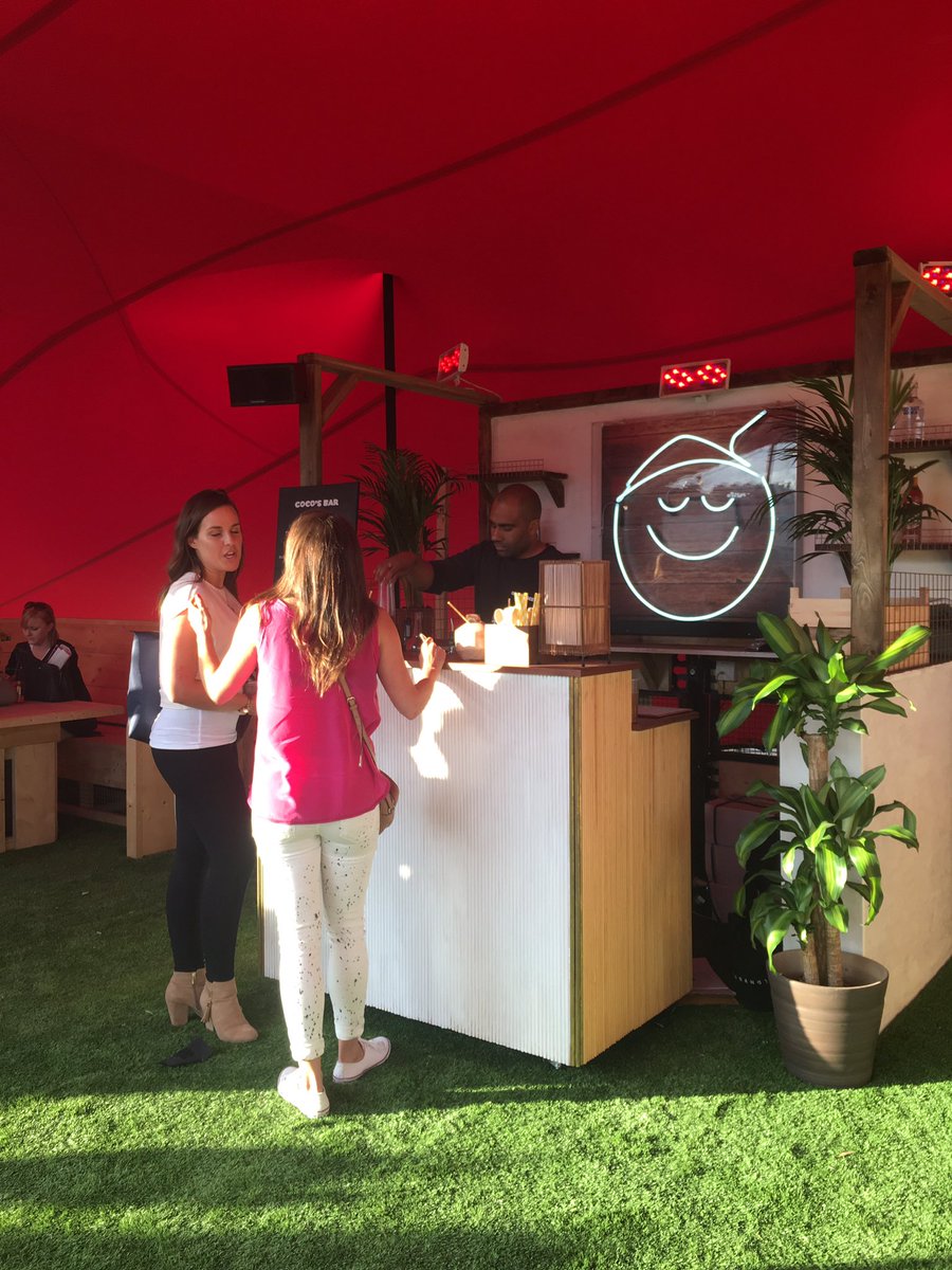 CocofaceUK's tweet photo. @NightTalesLDN is exactly where it's happening 🙌🏼❤️ disco coconuts at the flamingo bar! Get down to #HackenyWick https://t.co/B96HPrFd5Q