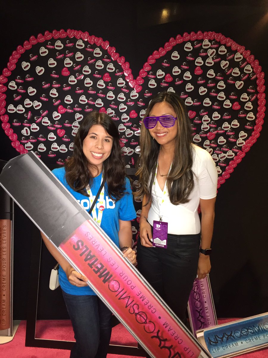 Niecee's tweet photo. Fun times doing #faceawards #VidCon https://t.co/3Cw9mpNxD7