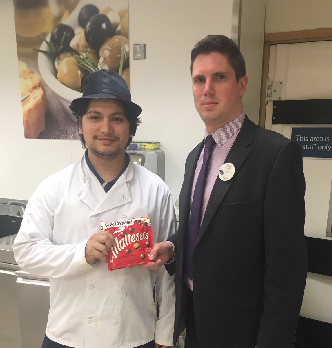 Great to see Adam giving great service helping a customer with some wine <a href="/jlingard1989/">James Lingard</a> <a href="/connorhh04/">Connor Halliday</a>