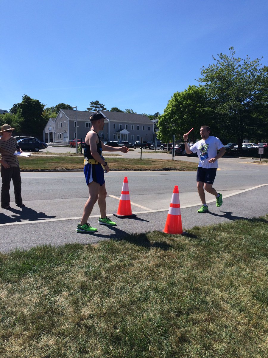 189miles's tweet photo. Ryan handing off to Brandyn. https://t.co/cVqysoTFkL