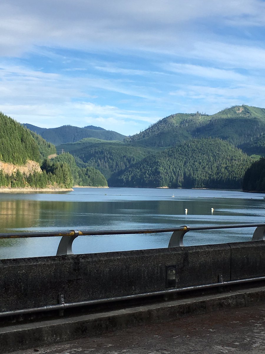 Lorinda_L_Allen's tweet photo. #detroitdam #sunny #beautiful #day #oregon #pacificnorthwest #america https://t.co/Jdvvqxnn8x
