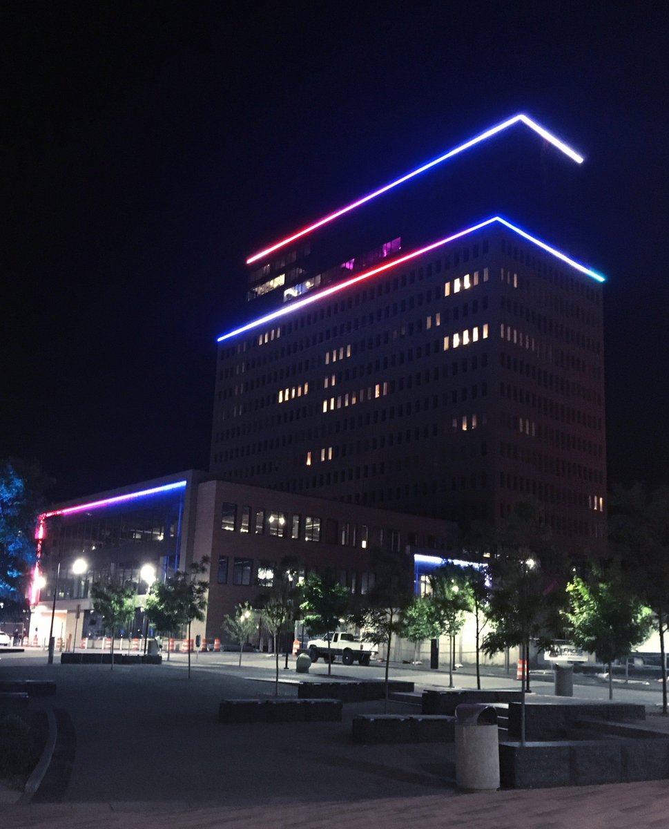 AcolyteLED's tweet image. A beautiful, bold #led installation by @pointsourcegrp of @Tower280Midtown in #Rochester NY.