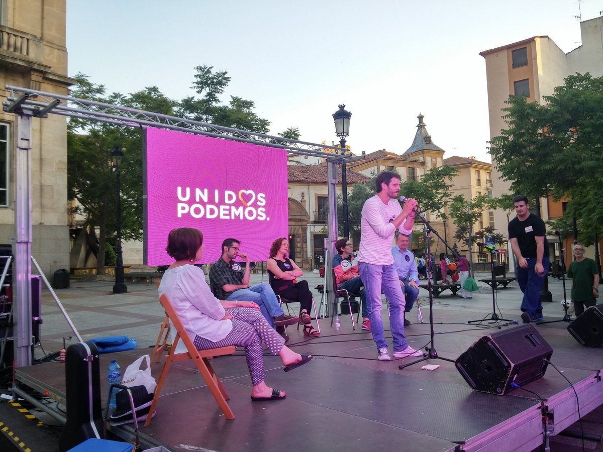 podemosSoria's tweet photo. "Cada vez somos más, no han entendido nada"
Jorge Ramiro
#ConTuSonrisaPodemos
#26JSoria https://t.co/Onc9tU1tbF