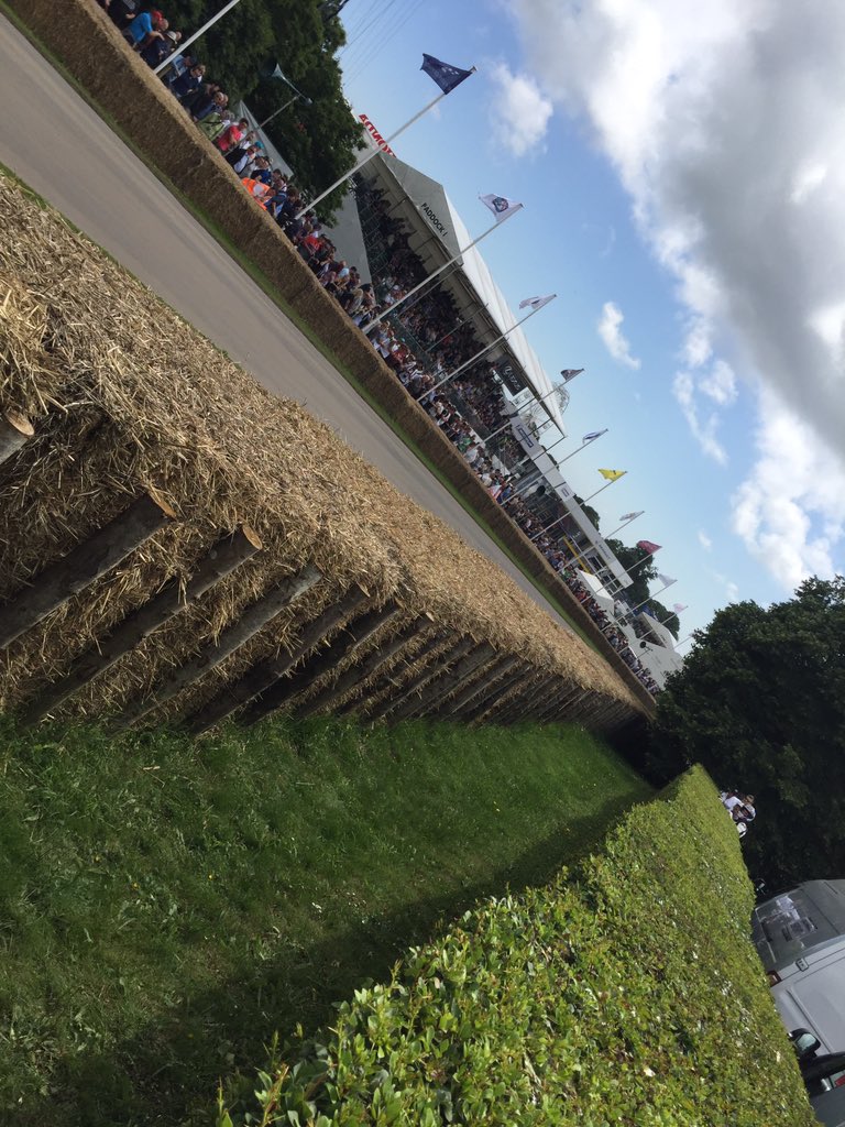 ASuttonRacing's tweet image. COMPETITION TIME - Now&apos;s your chance to win two tickets to @fosgoodwood on Sunday! Just Retweet and Favourite this!
