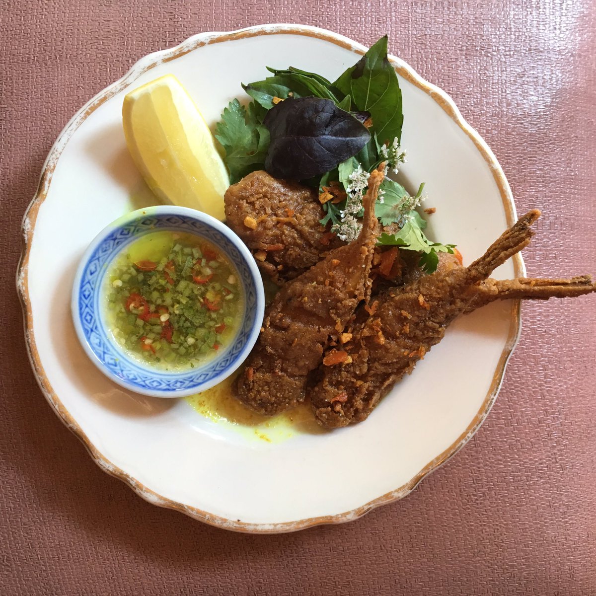 uncleboons's tweet image. Plaa Tod Kamin-Tumeric &amp;amp; Garlic Fried Blowfish Tails