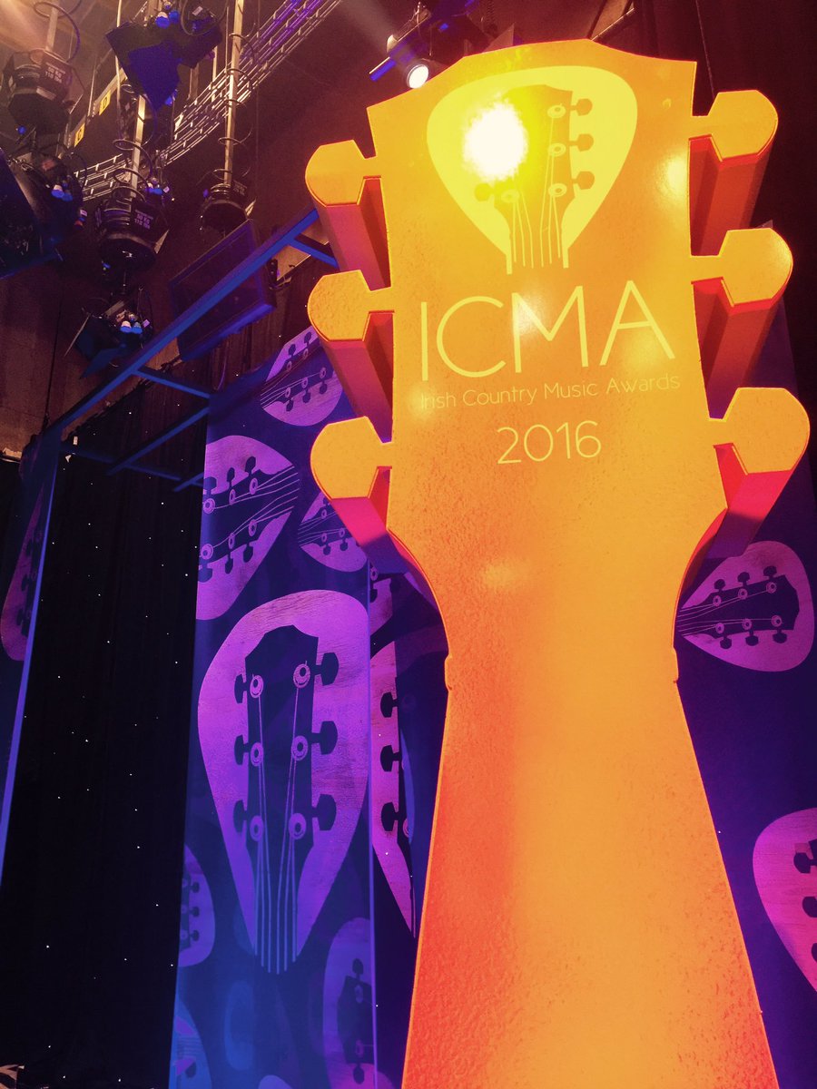 stevejcurran's tweet photo. Keepin' it country!! The first RTE Irish country music awards is on at 9.35 on RTE 1.  #country #rte1 #icma https://t.co/OhE8CyOeyR