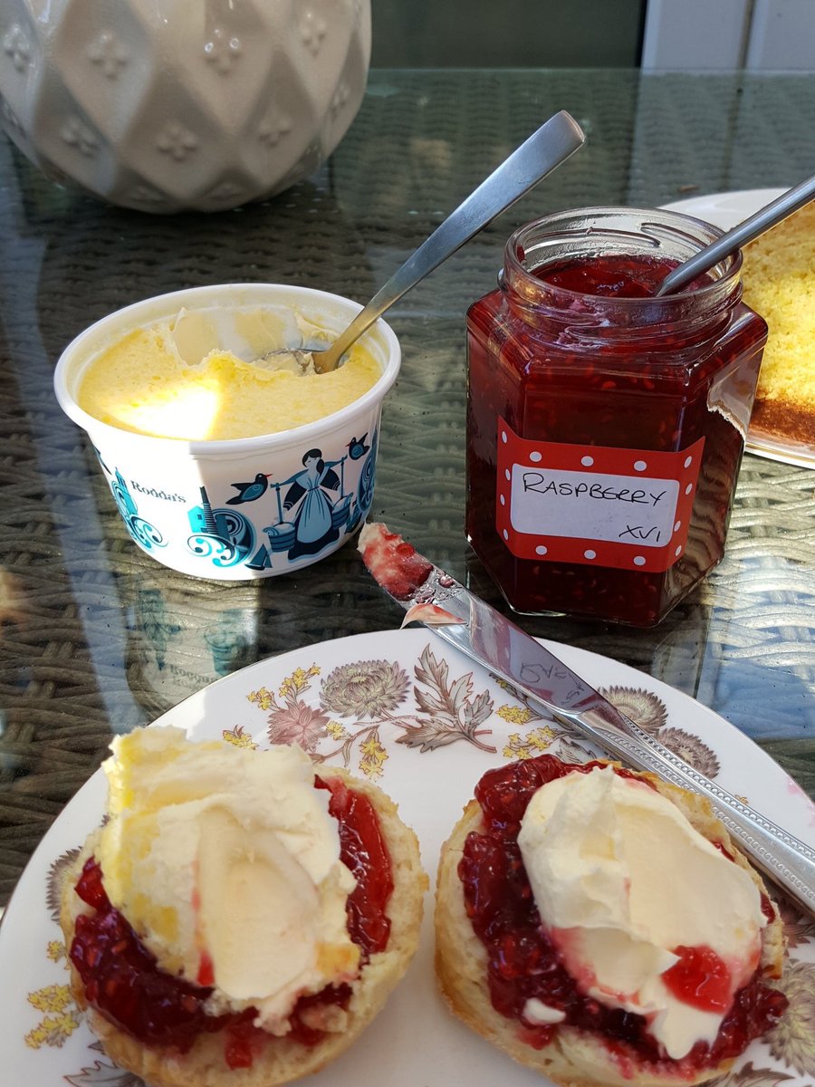 Jam_First's tweet photo. BOOOMMM! @Rosiebear90 @Roddas_Cream #JamFirstPerFection #JamFirstFireworks #NationalCreamTeaDay #CreamTea12Hour https://t.co/rKPibH1AWU