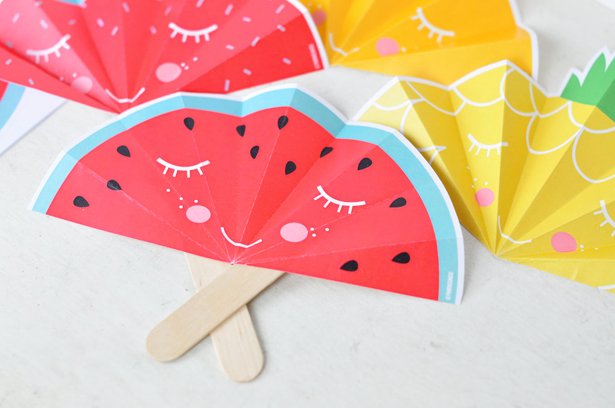Download these #DIY printable #fruitfans here: ow.ly/hjjZ301vqb6