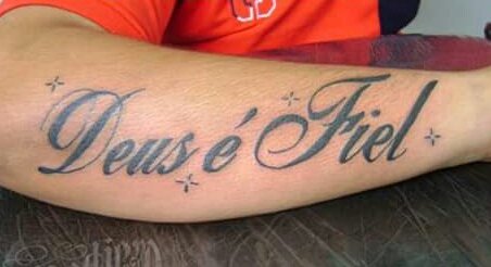 Bandido com tatuagem deus é fiel 1