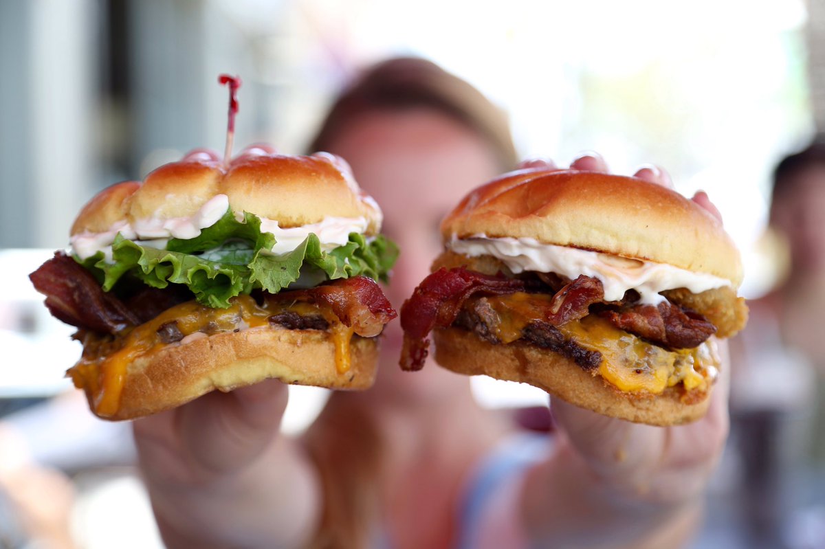 ForkedUpLA's tweet photo. Getting juicy w/ @Hellmanns! Show us your burgers and tag #BurgerRouteContest #ad https://t.co/HqeGS32Z1E